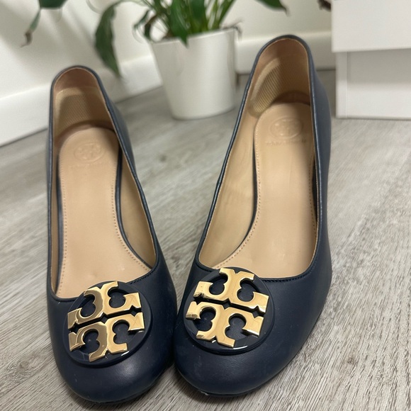 Tory Burch Navy Blue Leather Janey Block Heel - Picture 4 of 9